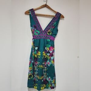H&M V-neck/back emerald green floral dress size 2